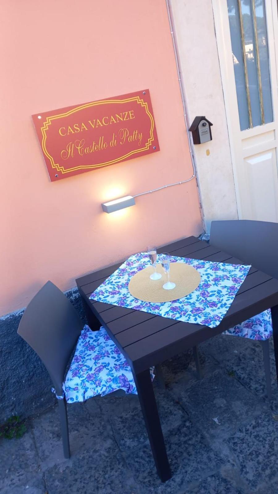 Il Castello Di Patty Apartment Catania Bagian luar foto
